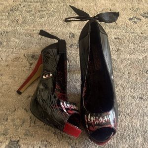 Rare! HTF in this size! Iron Fist Wolfbeater Heels 8/39